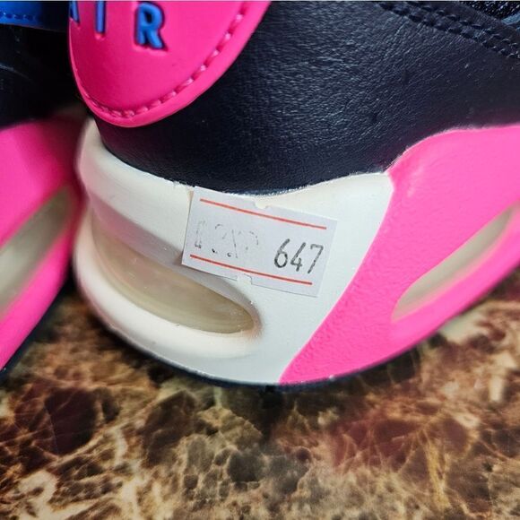 Brand new New Nike women's Air Max IVO obsidian blue shoes size 7   GS 5.5.  647 - Picture 12 of 12